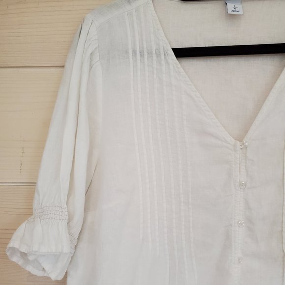💥2/$30💥 Pintucked Button-Front Linen Blouse - Picture 4 of 9